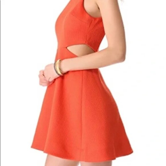 NWT Club Monaco Taika Dress Robe in Red Chilli pepper Women size 2 - Picture 3 of 11